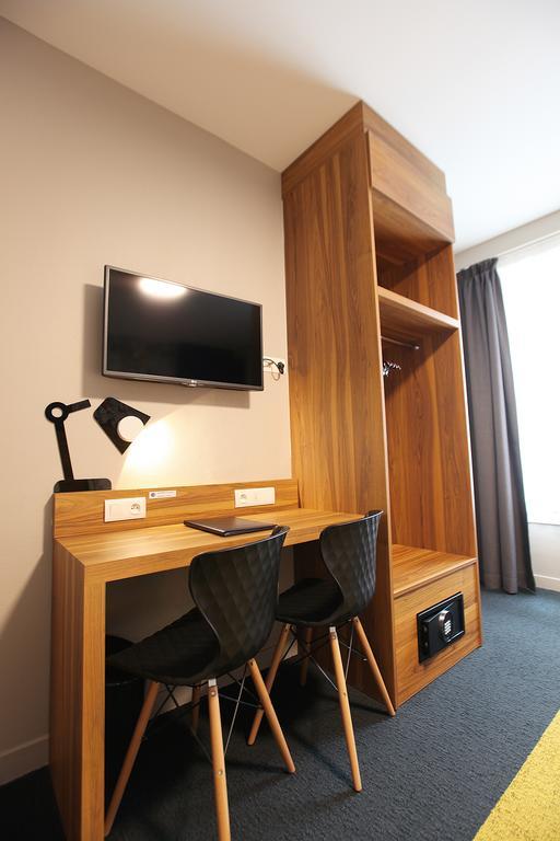 Best Western Hotel De Paris Laval  Exteriör bild