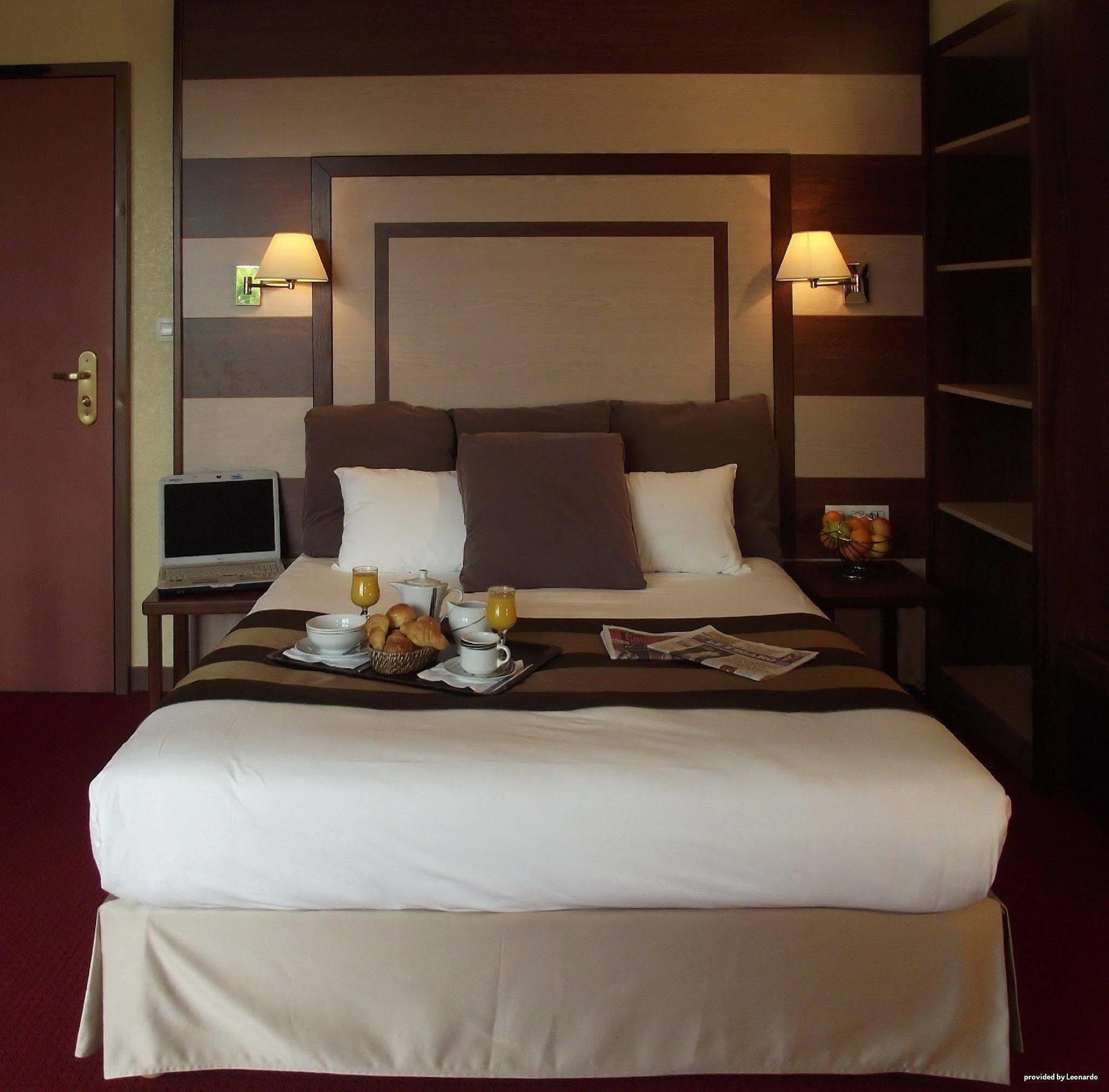 Best Western Hotel De Paris Laval  Rum bild